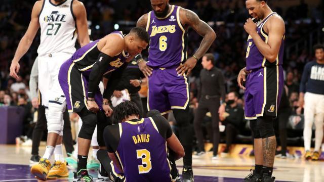 华体会官网下载-浓眉伤退詹姆斯顶上，湖人带着胜利进入全明星假期