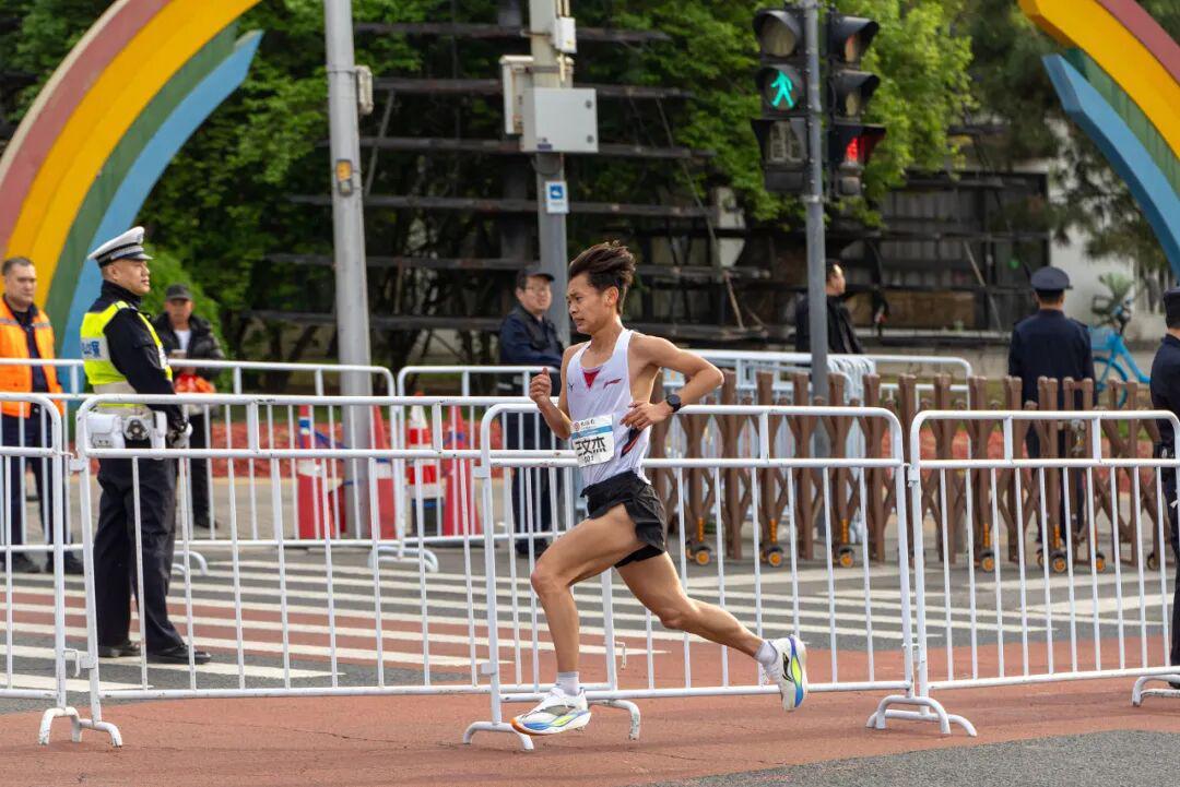 hth-历史性认证！中国男子中长跑第一人，是他！